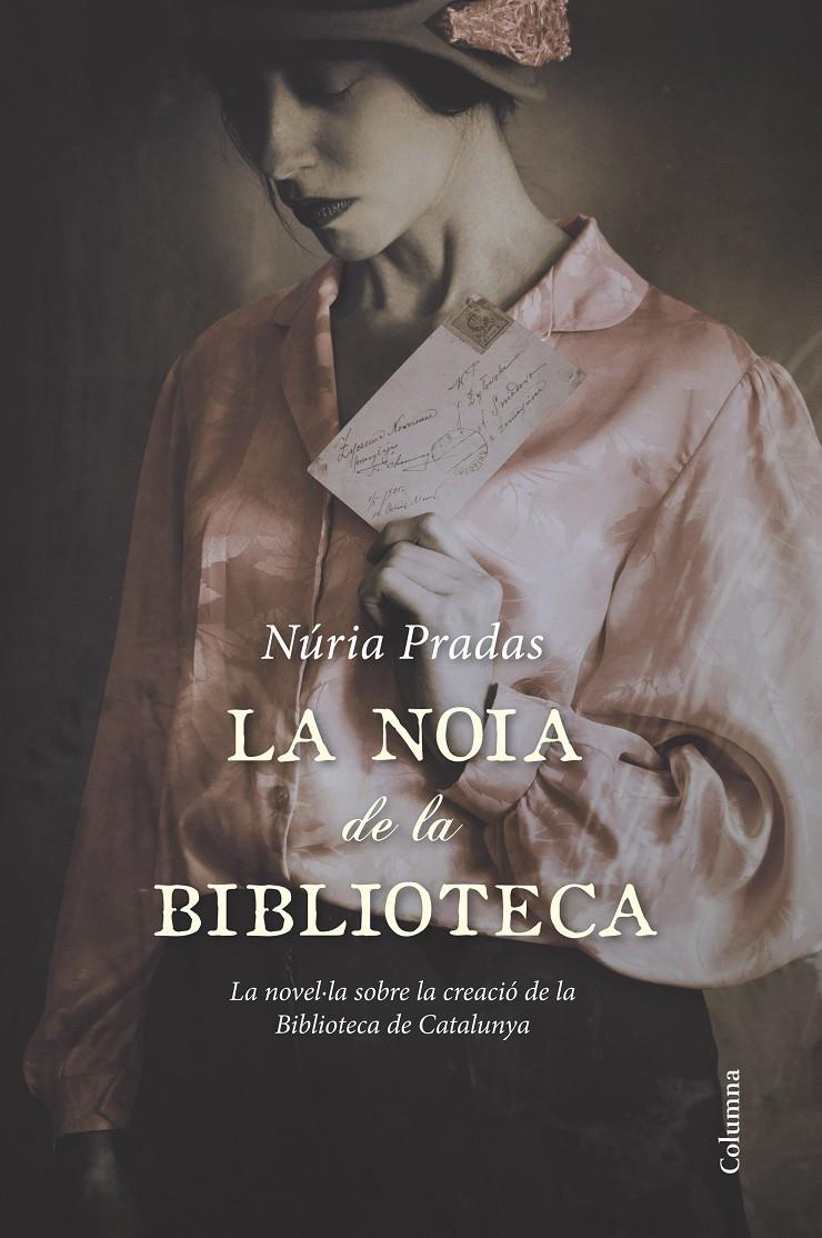 LA NOIA DE LA BIBLIOTECA | 9788466418942 | NÚRIA PRADAS  | Llibreria Ombra | Llibreria online de Rubí, Barcelona | Comprar llibres en català i castellà online