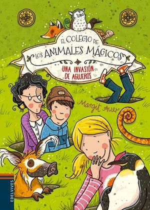 UNA INVASIÓN DE AGUJEROS | 9788426398499 | AUER, MARGIT | Llibreria Ombra | Llibreria online de Rubí, Barcelona | Comprar llibres en català i castellà online
